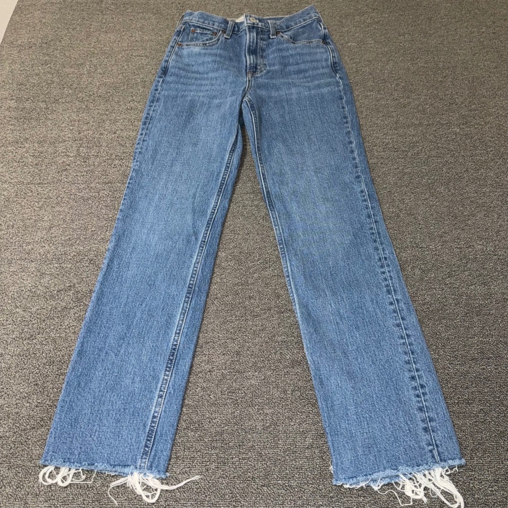 Abercrombie & Fitch Ultra High Rise 90s Straight Jeans Blue Raw Hem Sz 24 Short